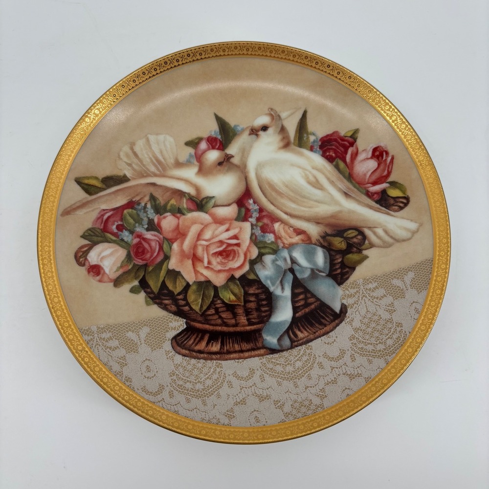 Gloria Vanderbilt Romance in Bloom Decorative Plate 8" Tan Dove Rose Lace 1992‎